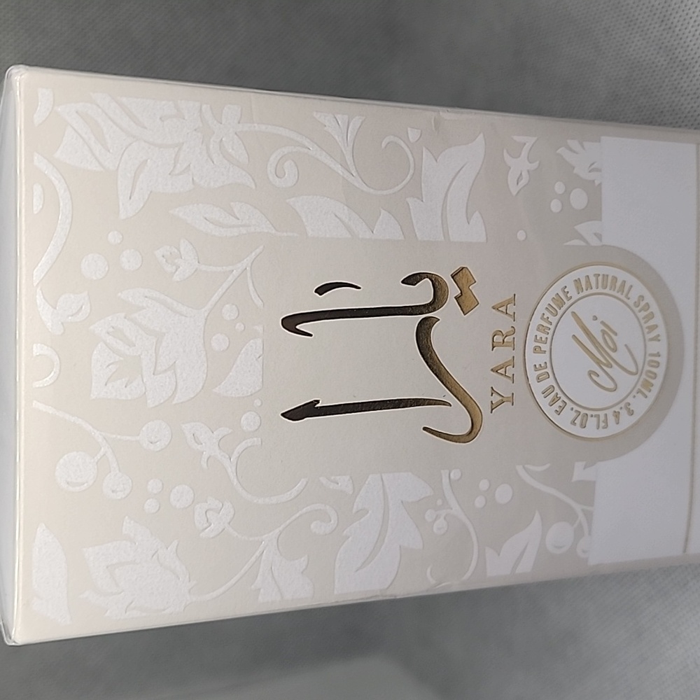 YARA MOI LATTAFA EAU DE PERFUME  (NIB)